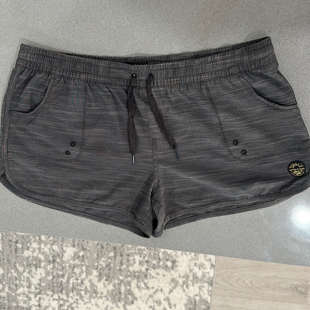 United By Blue Women’s Topography Boardshort. XL. Excellent condition.
